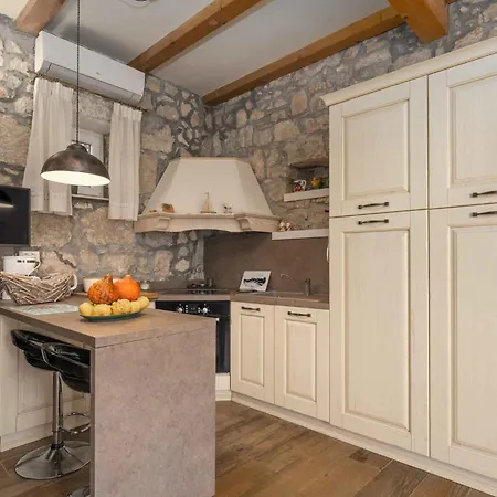 In - Istrien 49849 Tatil Evi *